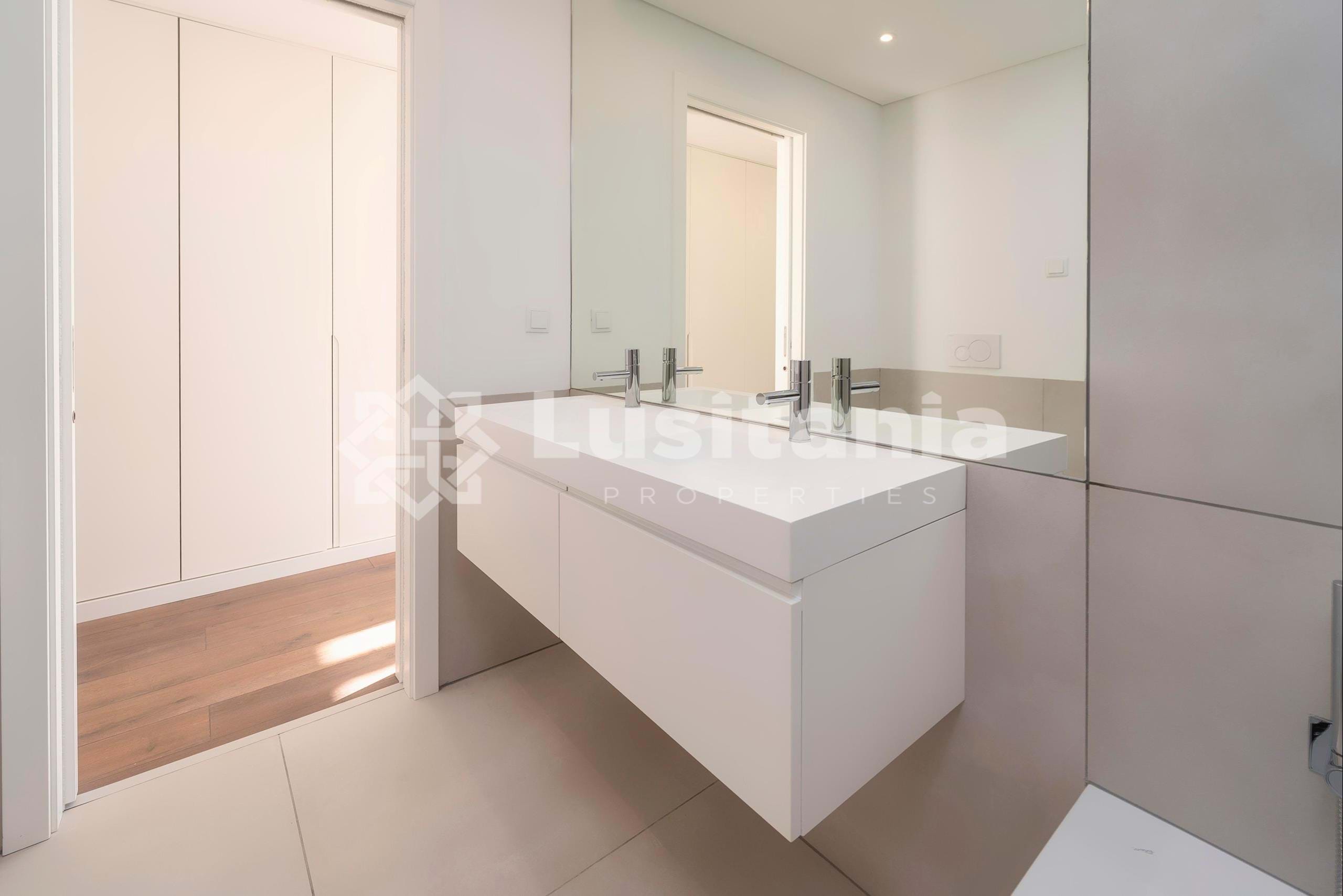 3 Bed, 2 Bath, ApartmentFor Sale, Vilamoura, Loulé, Faro, 8125-495