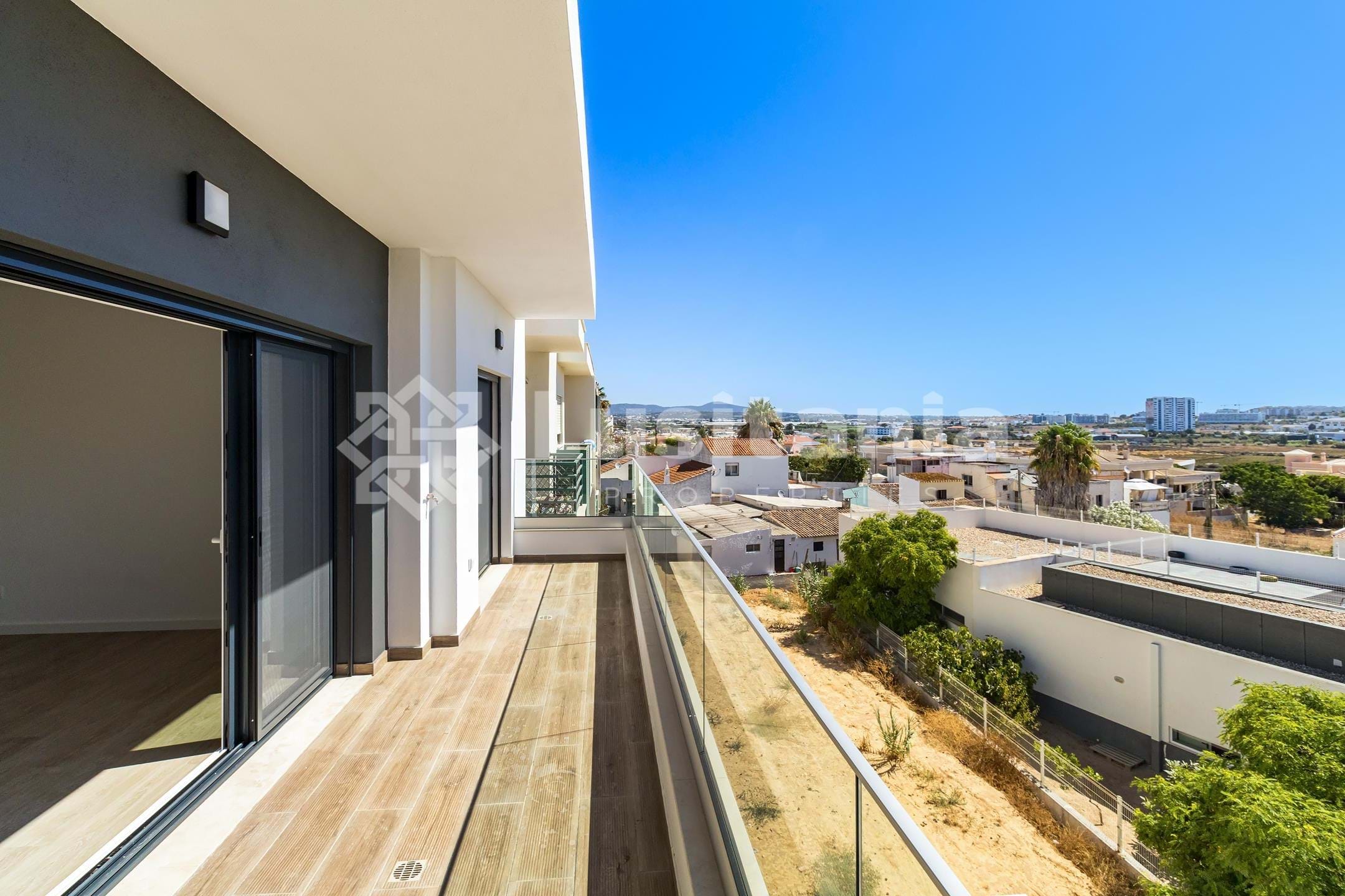 3 Bed, 2 Bath, ApartmentFor Sale, Faro, Faro, 8005-310