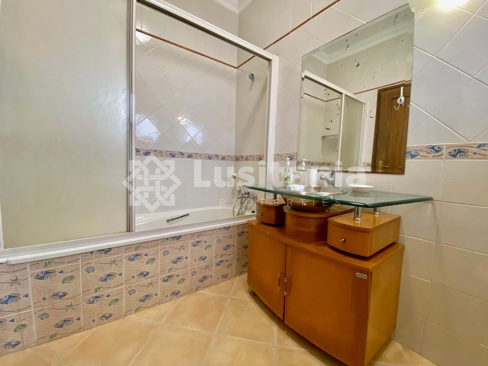 2 Bed, 2 Bath, ApartmentFor Sale, Quarteira, Loulé, Faro, 8125-507