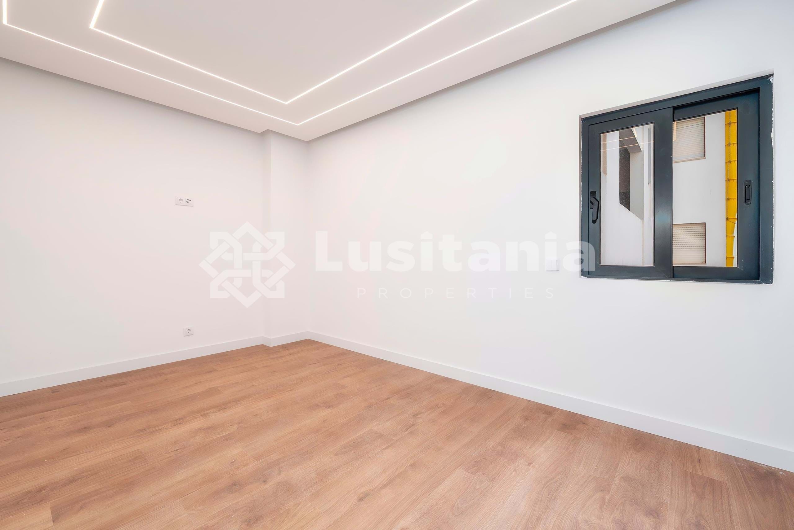 2 Bed, 2 Bath, ApartmentFor Sale, Quarteira, Loulé, Faro, 8125-159