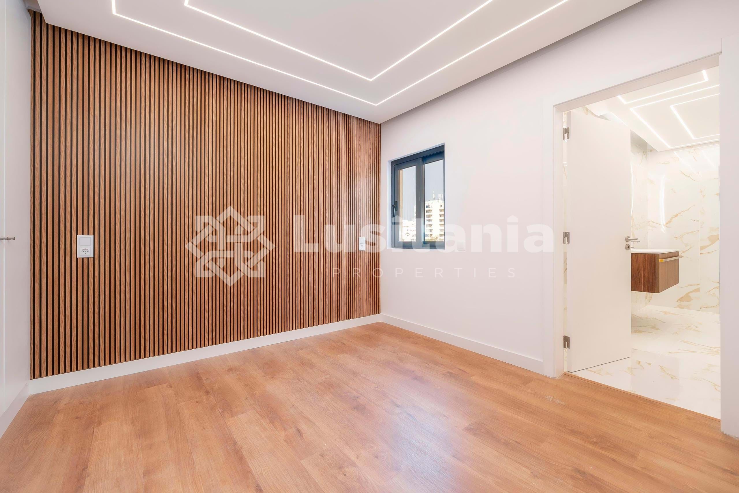 2 Bed, 2 Bath, ApartmentFor Sale, Quarteira, Loulé, Faro, 8125-159