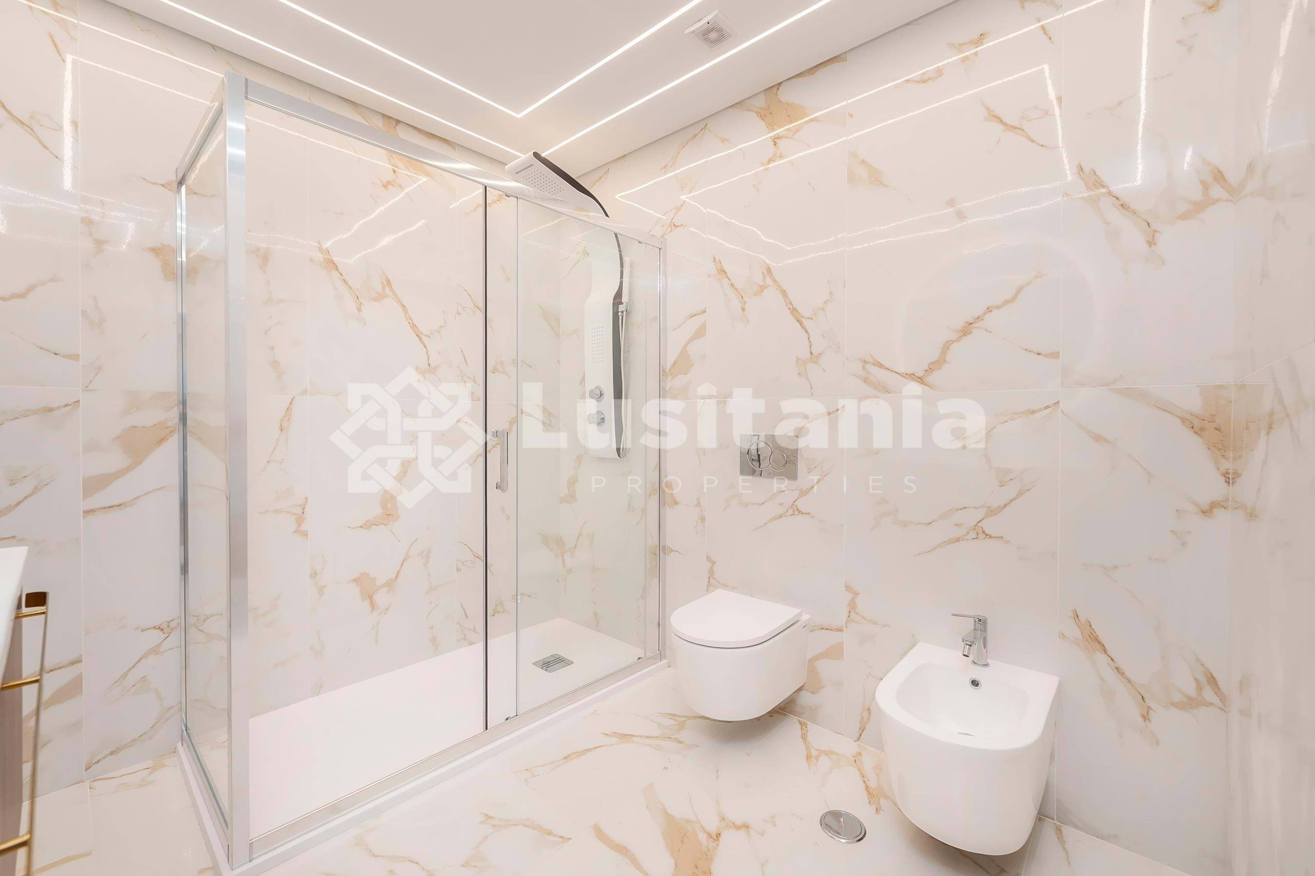 2 Bed, 2 Bath, ApartmentFor Sale, Quarteira, Loulé, Faro, 8125-159