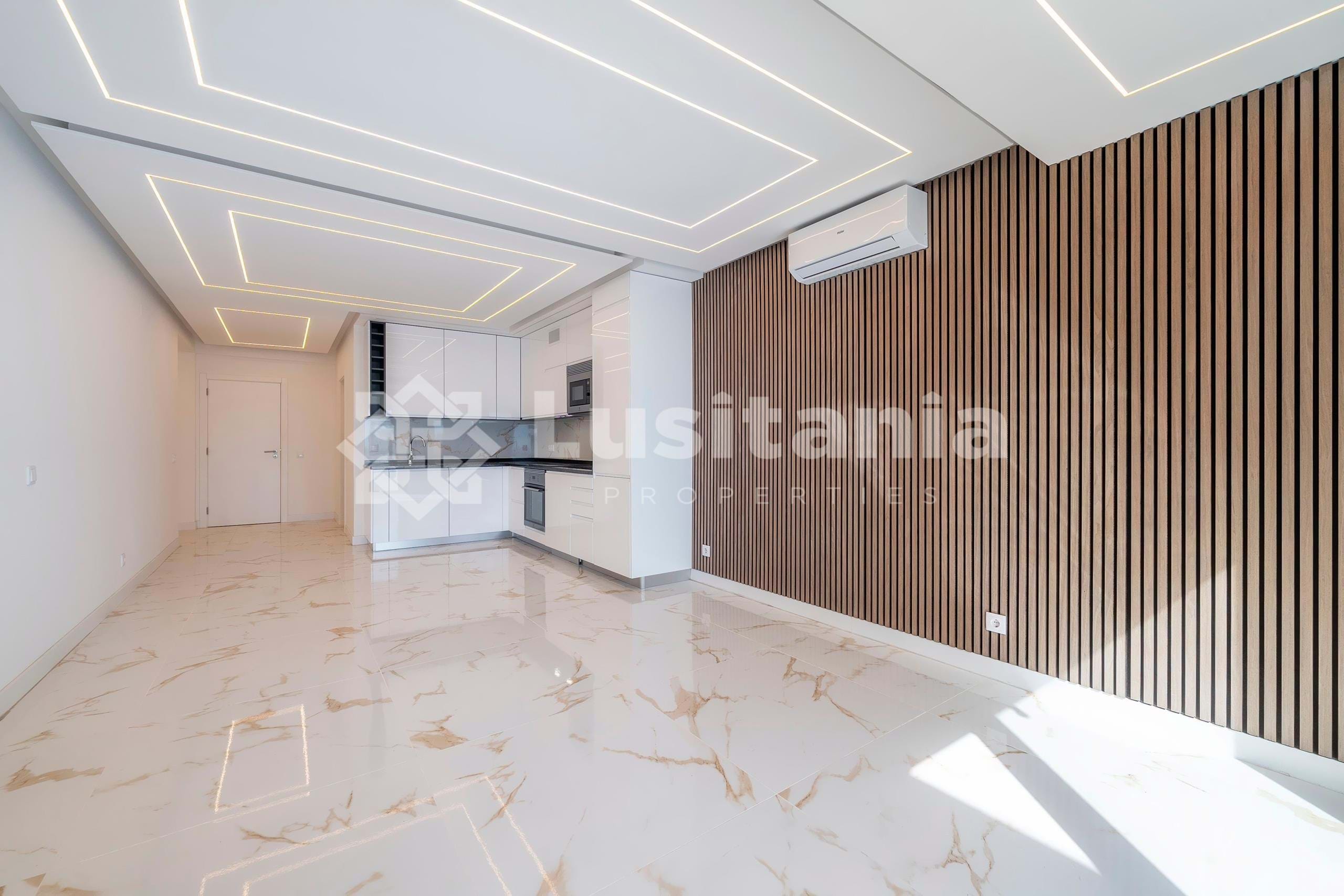 2 Bed, 2 Bath, ApartmentFor Sale, Quarteira, Loulé, Faro, 8125-159