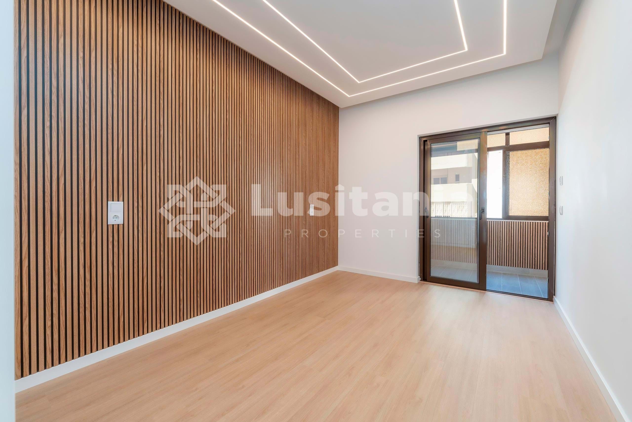 3 Bed, 2 Bath, ApartmentFor Sale, Quarteira, Loulé, Faro, 8125-507