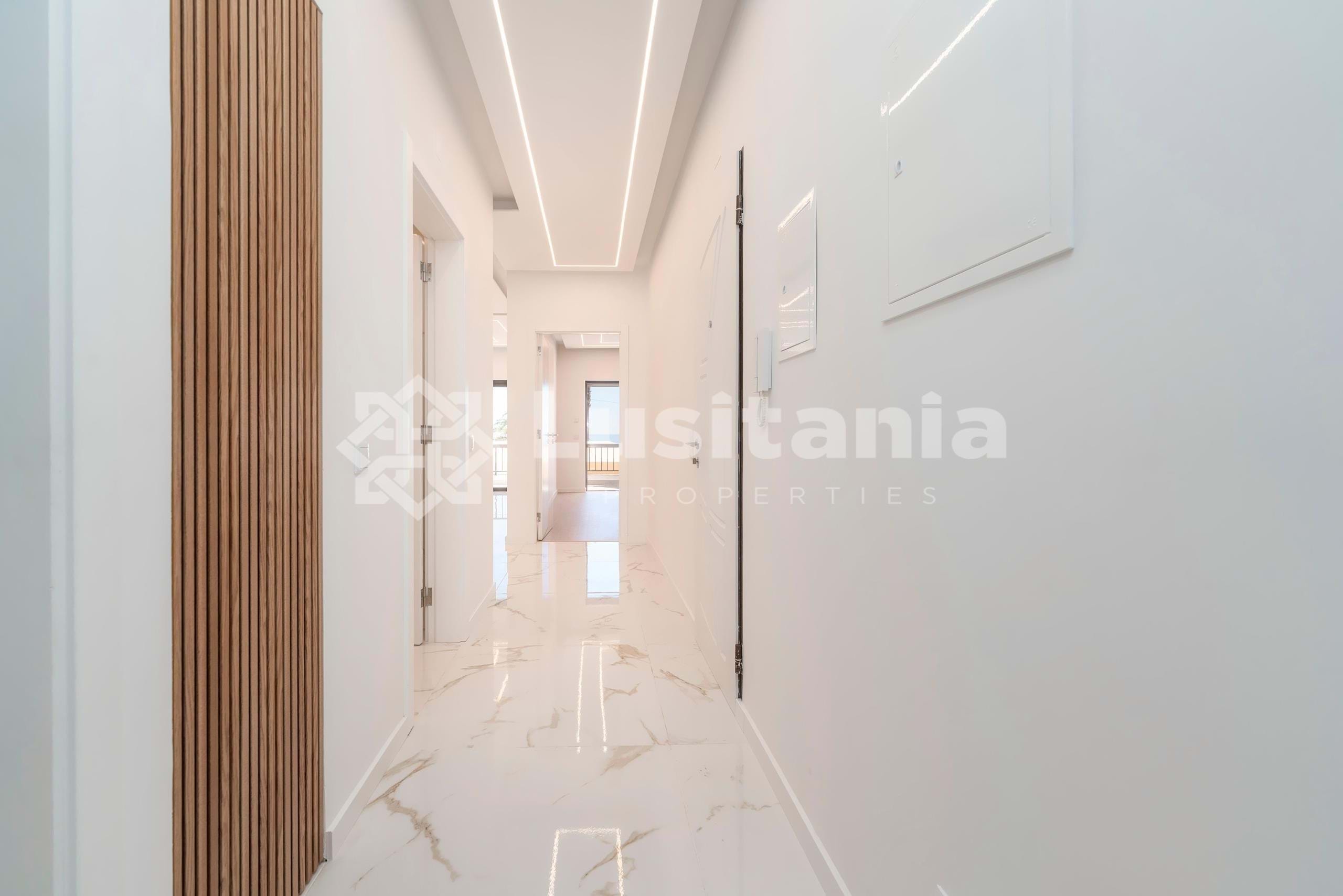 3 Bed, 2 Bath, ApartmentFor Sale, Quarteira, Loulé, Faro, 8125-507