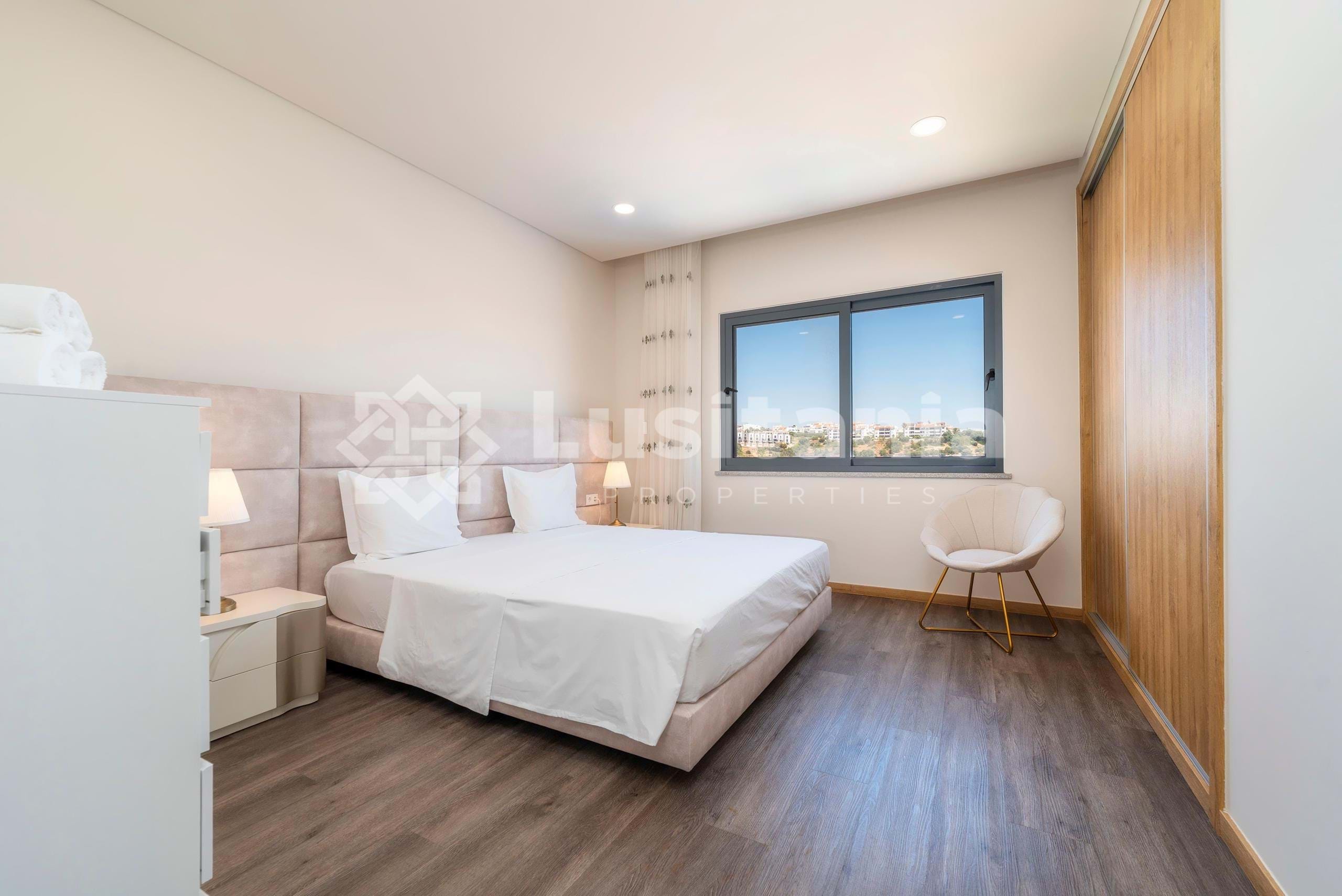 3 Bed, 2 Bath, ApartmentFor Sale, Albufeira, Faro, 8200-042