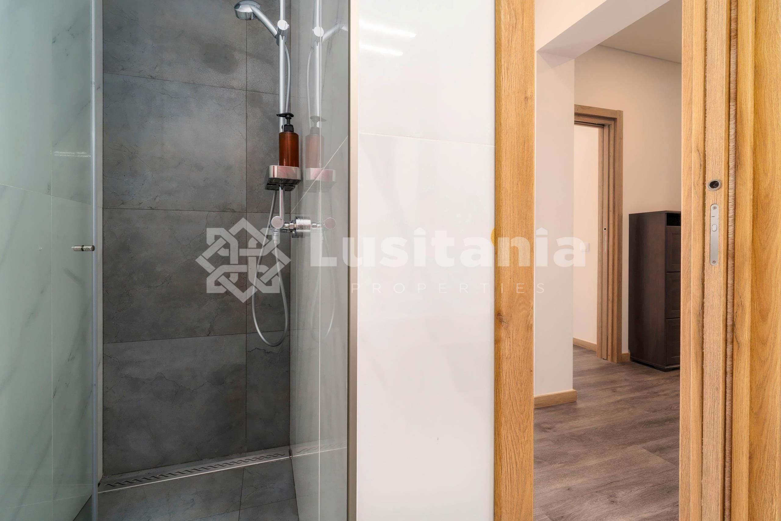 3 Bed, 2 Bath, ApartmentFor Sale, Albufeira, Faro, 8200-042