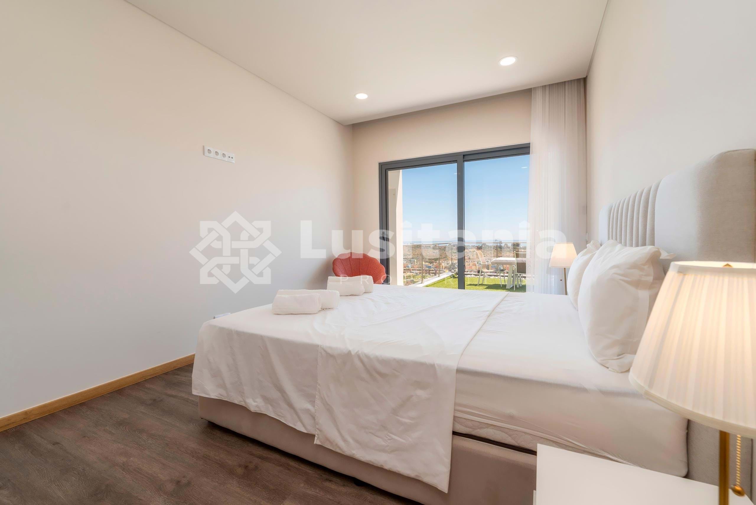 3 Bed, 2 Bath, ApartmentFor Sale, Albufeira, Faro, 8200-042