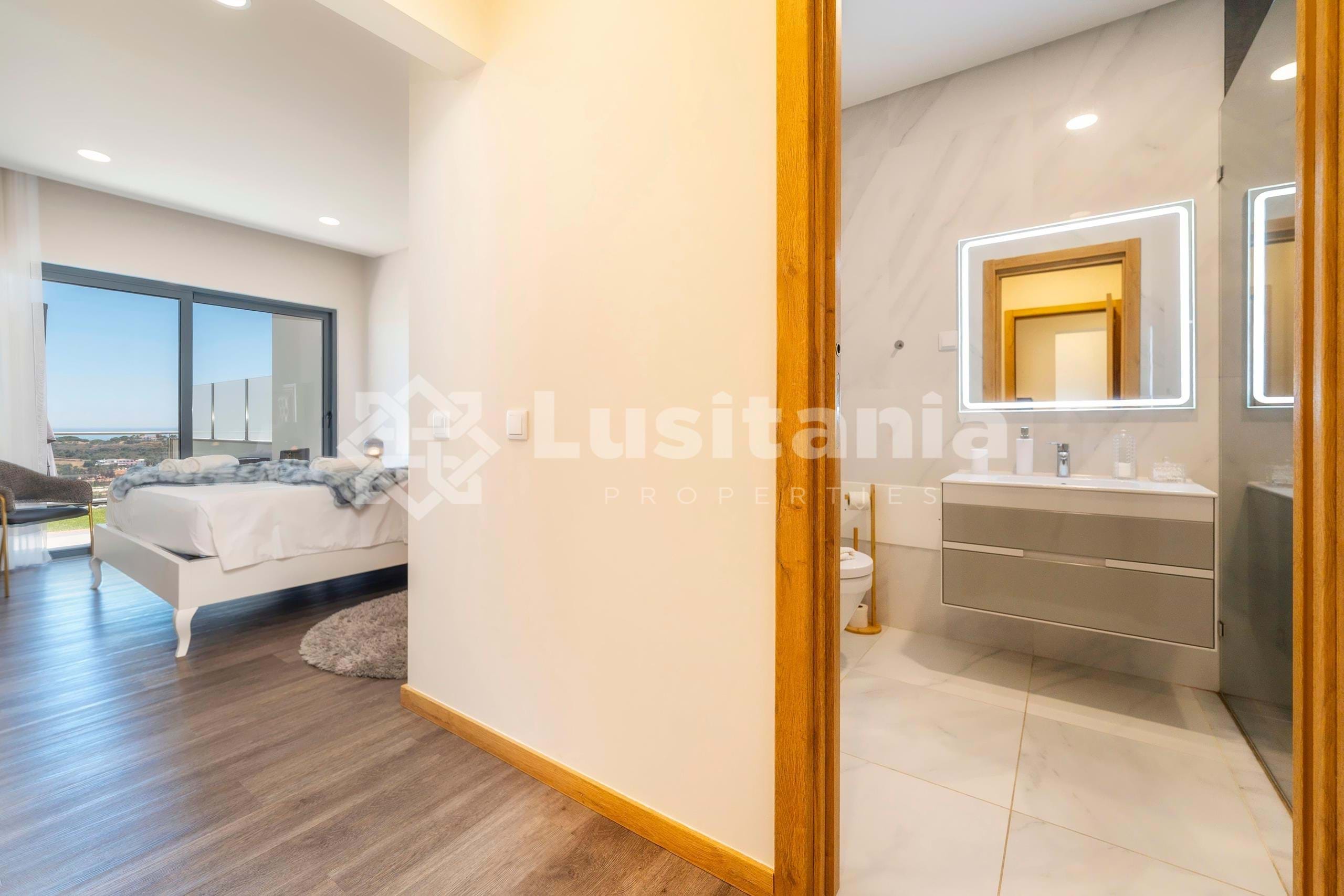 3 Bed, 2 Bath, ApartmentFor Sale, Albufeira, Faro, 8200-042