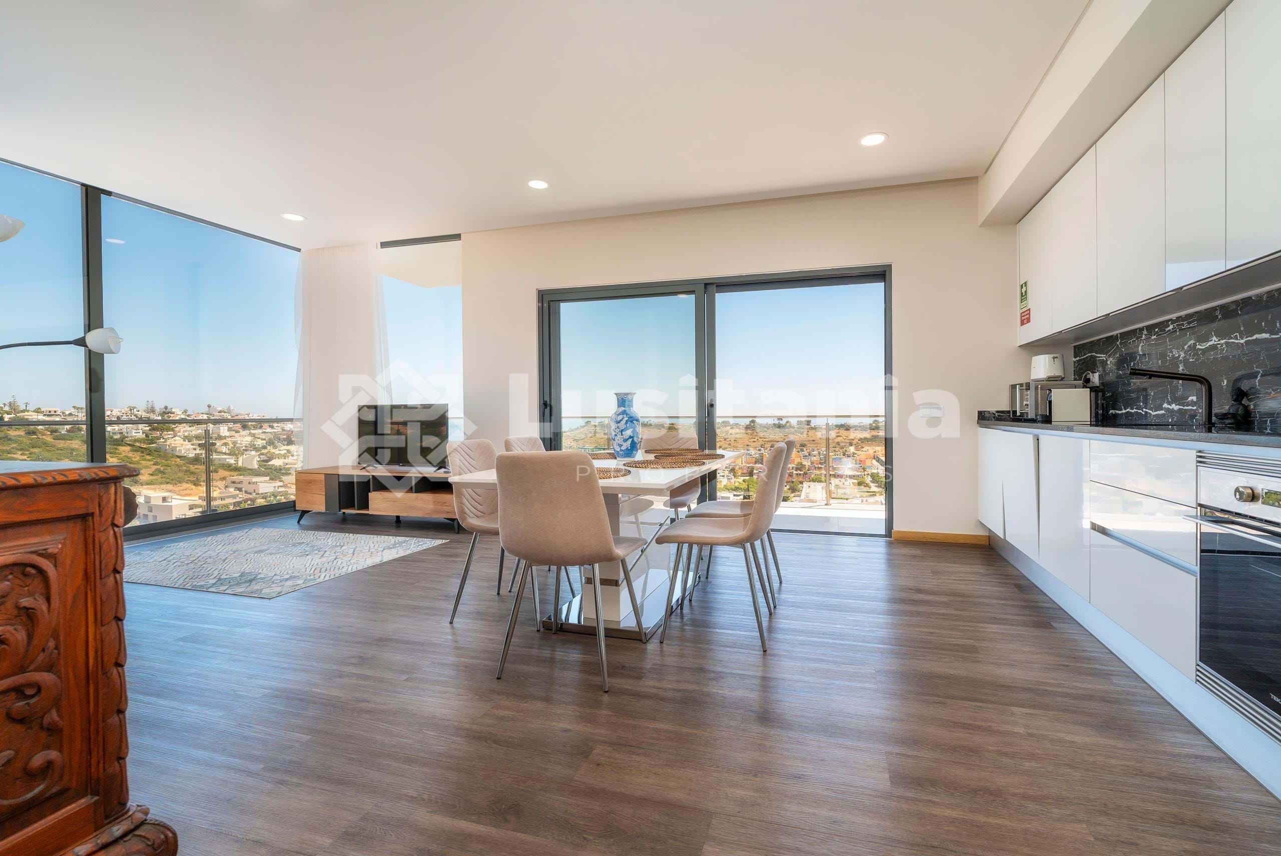 3 Bed, 2 Bath, ApartmentFor Sale, Albufeira, Faro, 8200-042