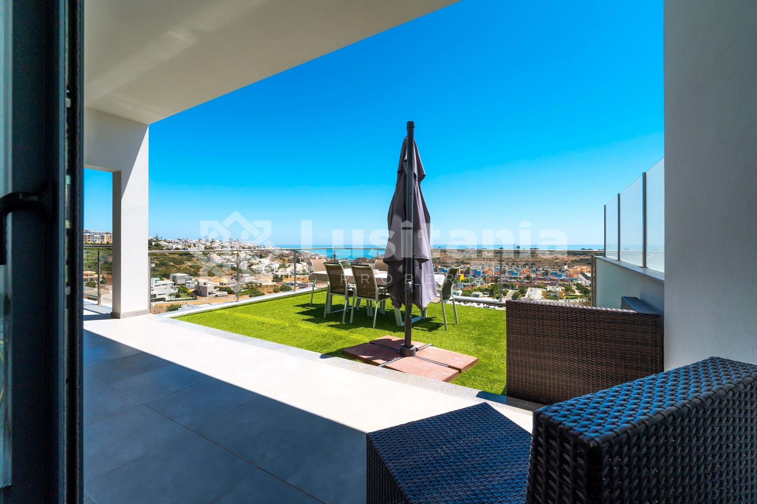 3 Bed, 2 Bath, ApartmentFor Sale, Albufeira, Faro, 8200-042