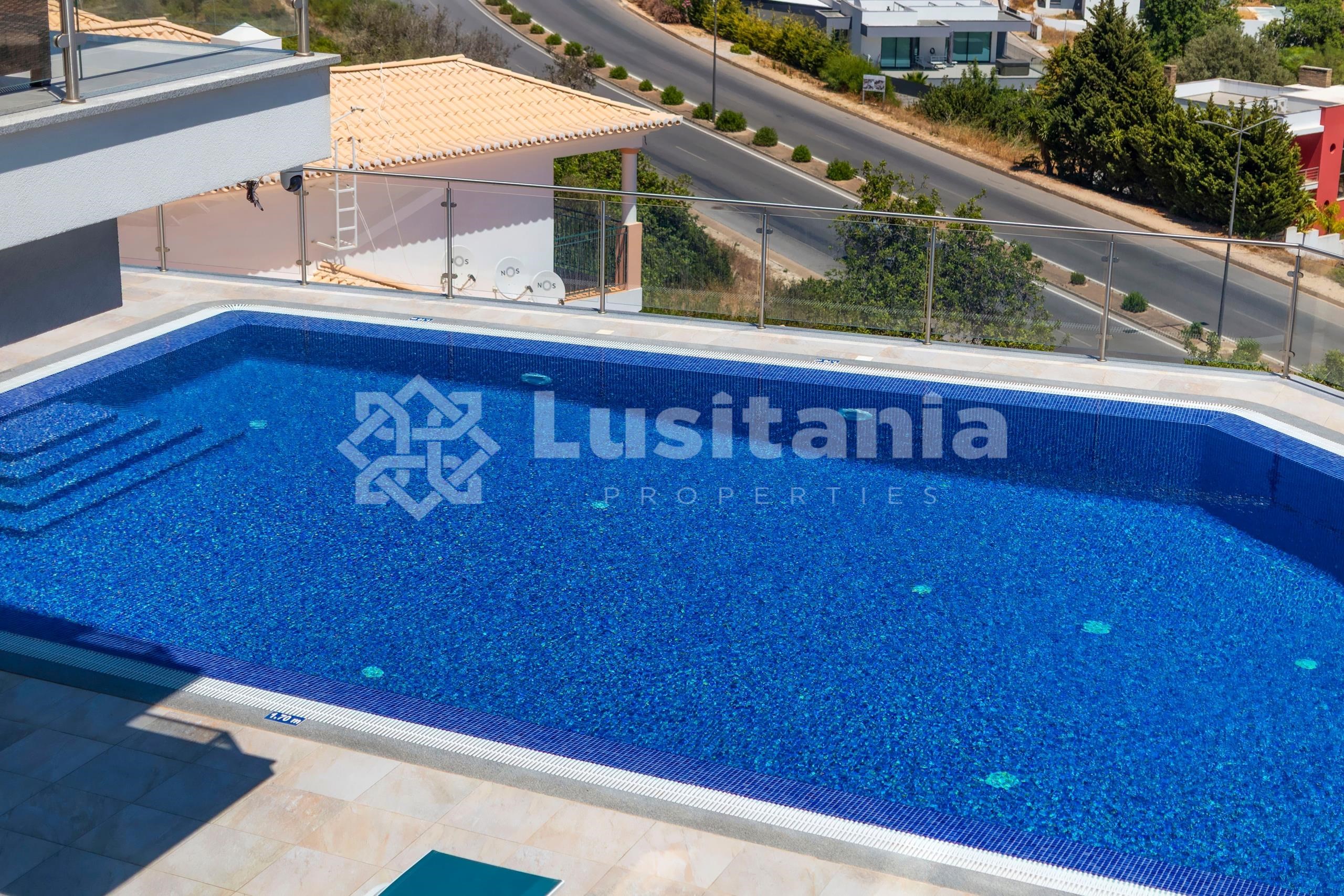 3 Bed, 2 Bath, ApartmentFor Sale, Albufeira, Faro, 8200-042