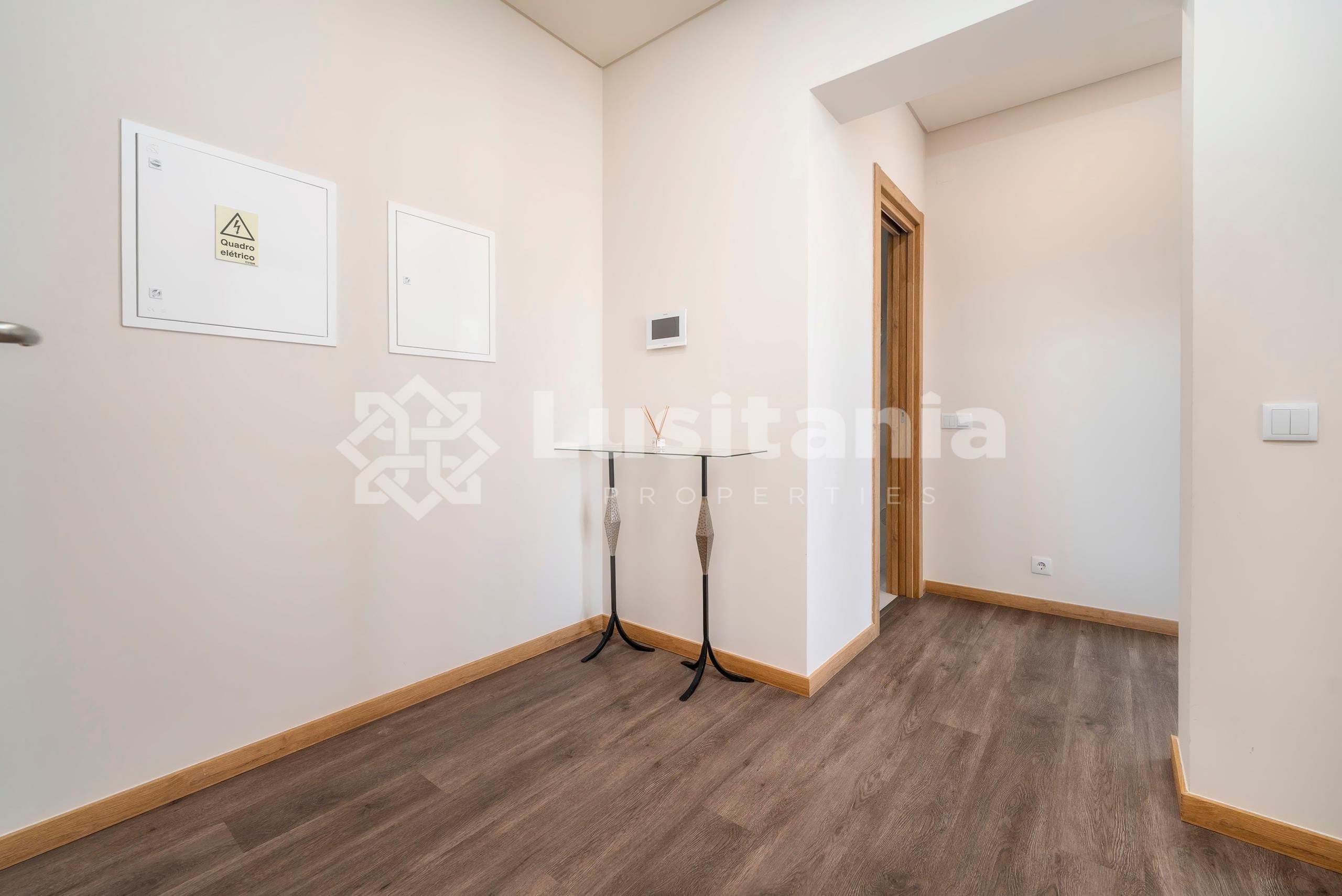 3 Bed, 2 Bath, ApartmentFor Sale, Albufeira, Faro, 8200-042