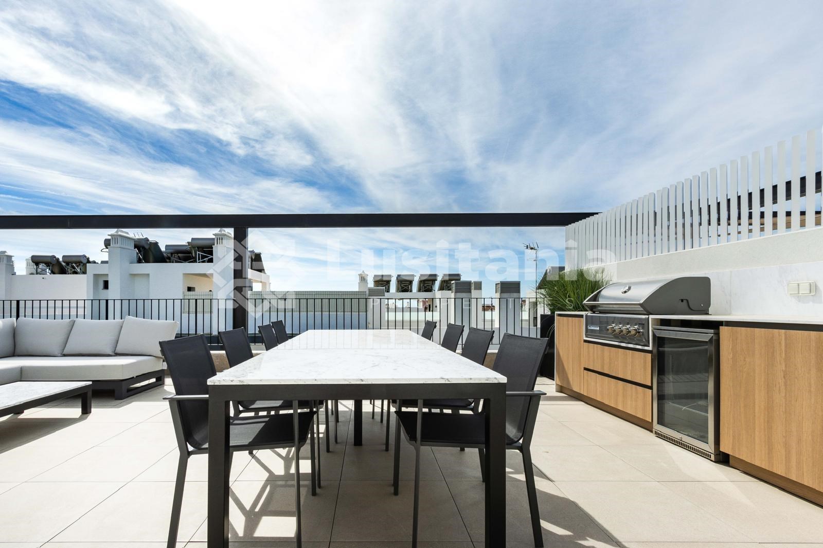 3 Bed, 3 Bath, ApartmentFor Sale, Faro, Faro, 8005-278