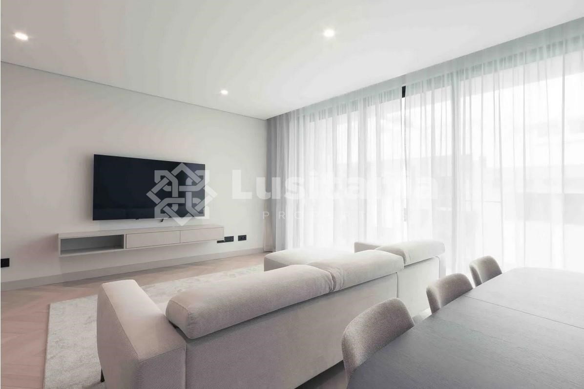 3 Bed, 3 Bath, ApartmentFor Sale, Faro, Faro, 8005-278