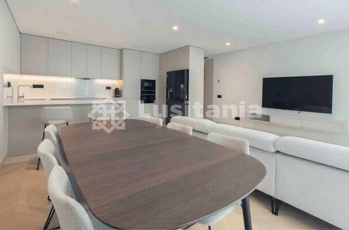 3 Bed, 3 Bath, ApartmentFor Sale, Faro, Faro, 8005-278