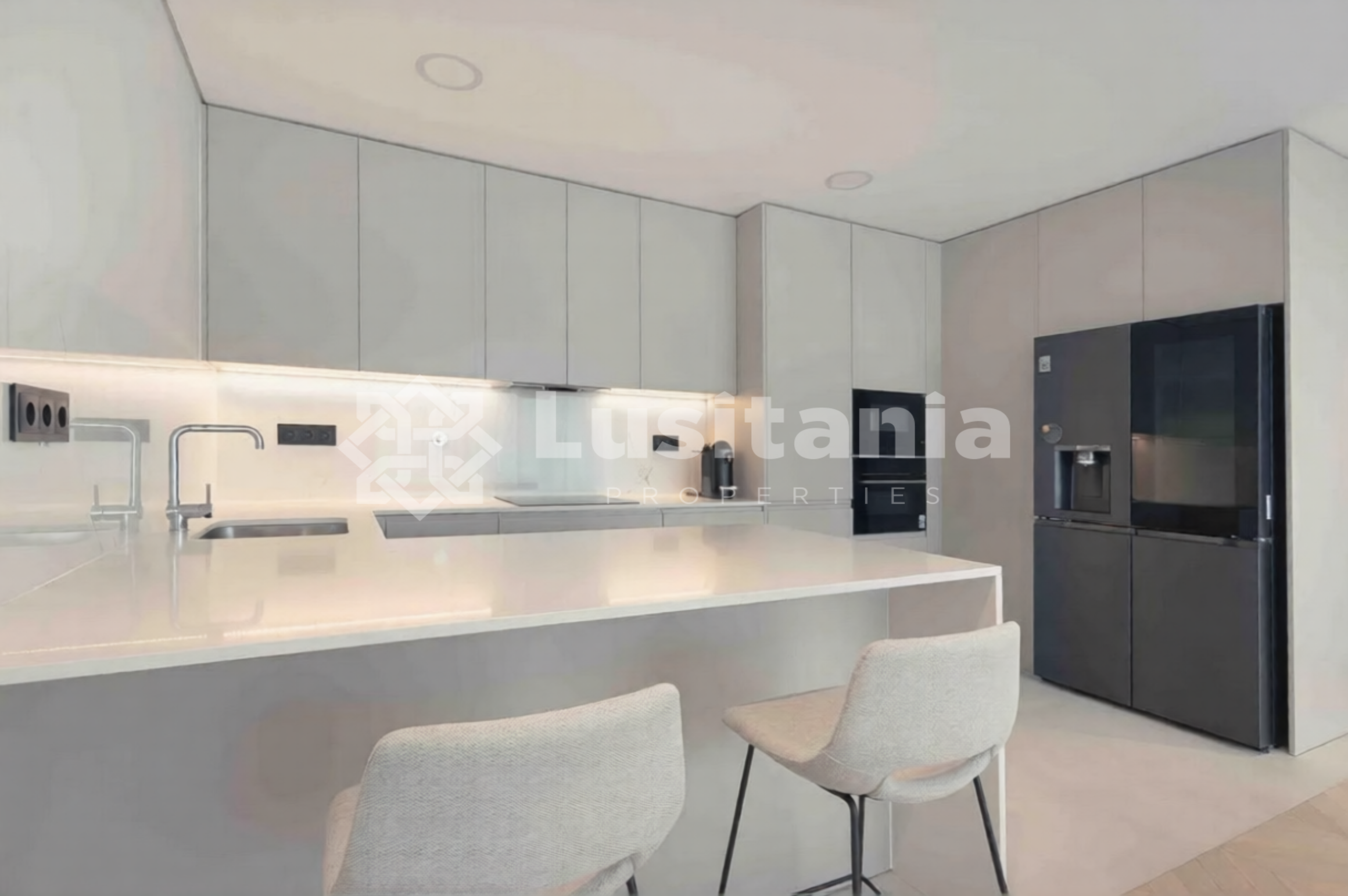 3 Bed, 3 Bath, ApartmentFor Sale, Faro, Faro, 8005-278