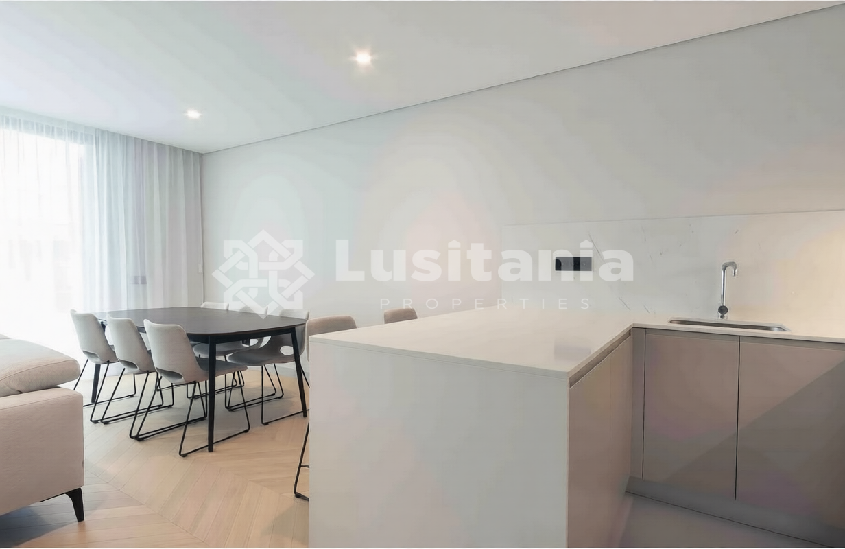 3 Bed, 3 Bath, ApartmentFor Sale, Faro, Faro, 8005-278