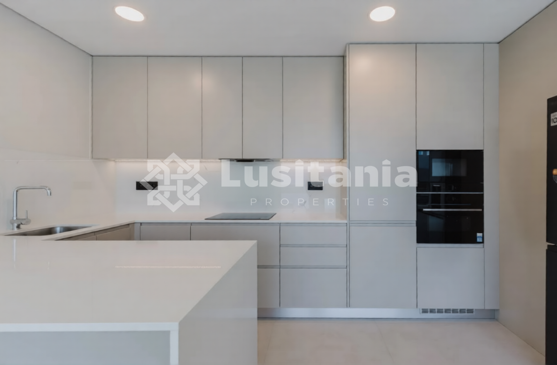 3 Bed, 3 Bath, ApartmentFor Sale, Faro, Faro, 8005-278