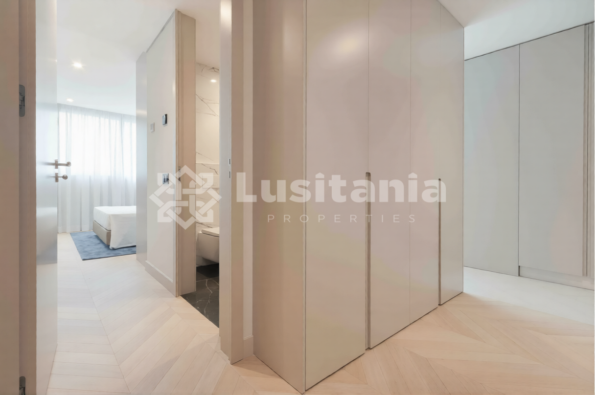 3 Bed, 3 Bath, ApartmentFor Sale, Faro, Faro, 8005-278