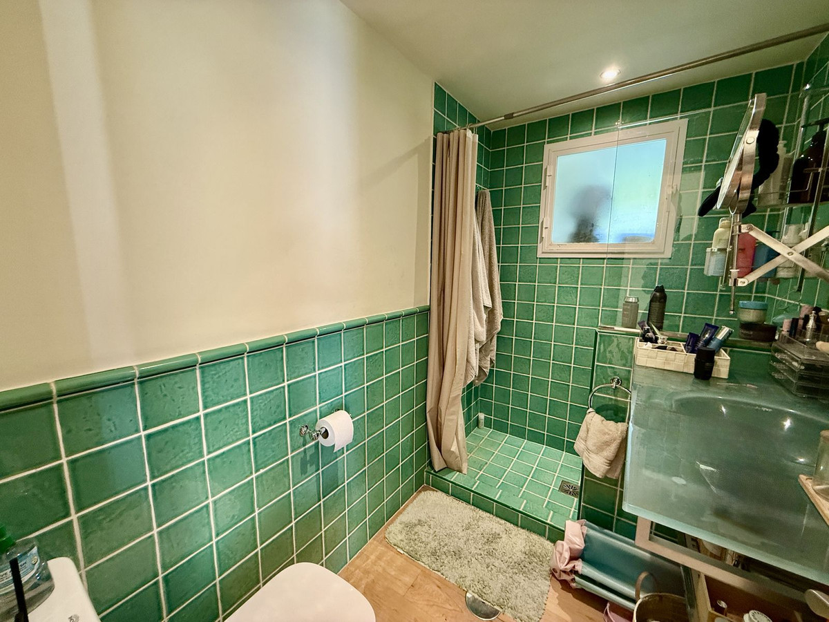 2 Bed, 2 Bath, ApartmentFor Sale, Nagüeles, Malaga