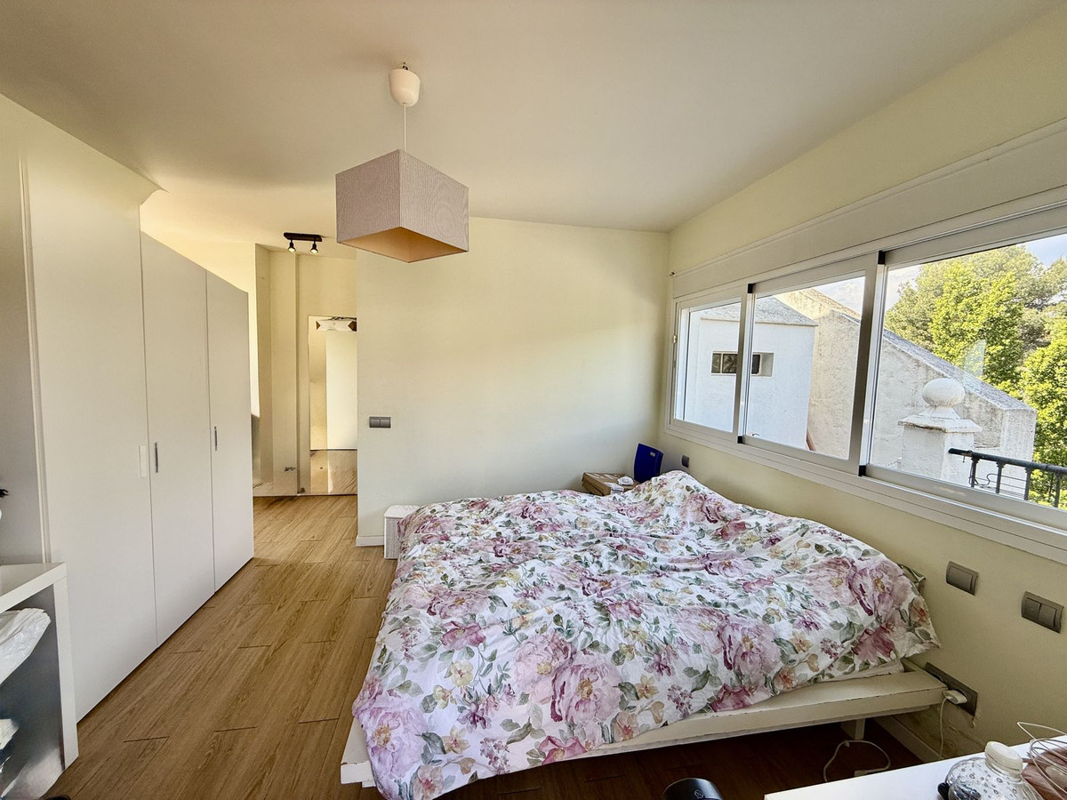 2 Bed, 2 Bath, ApartmentFor Sale, Nagüeles, Malaga