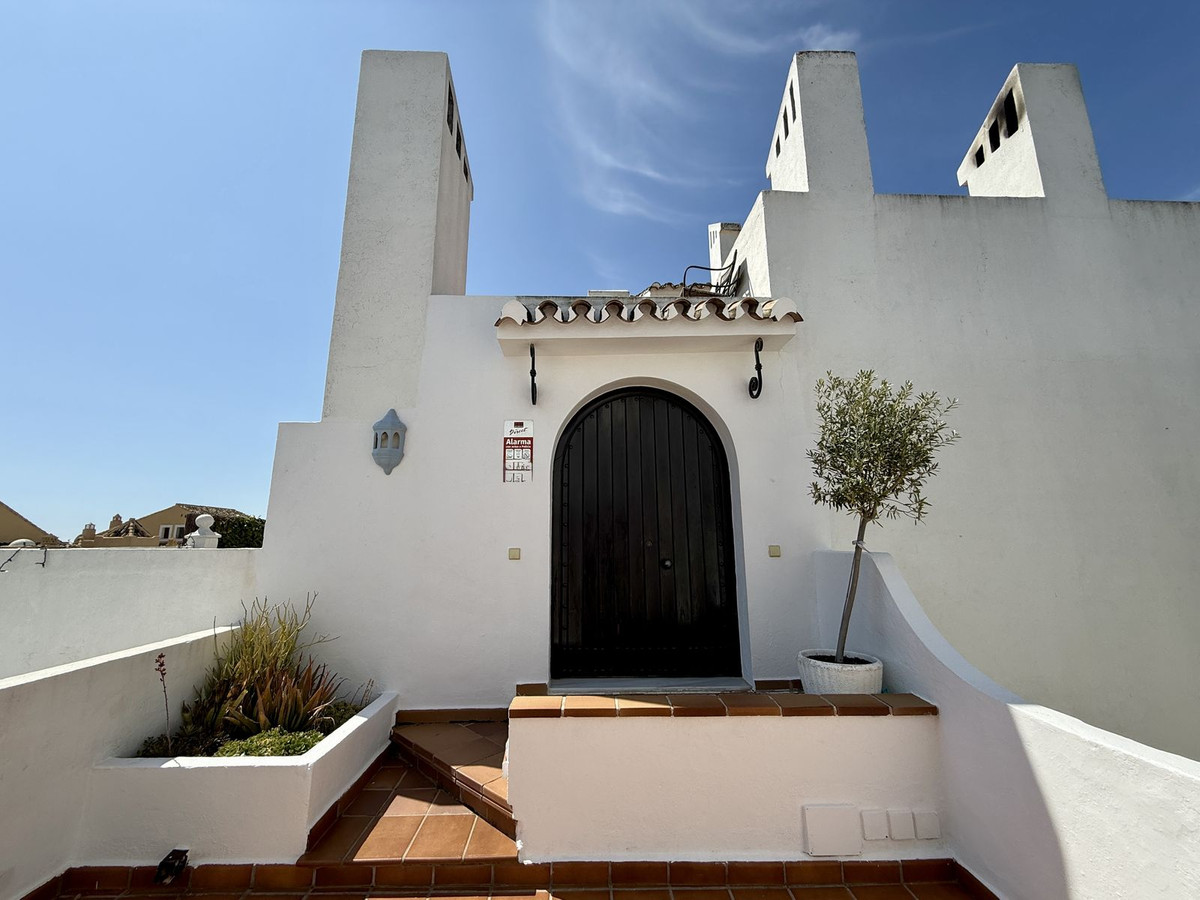 2 Bed, 2 Bath, ApartmentFor Sale, Nagüeles, Malaga