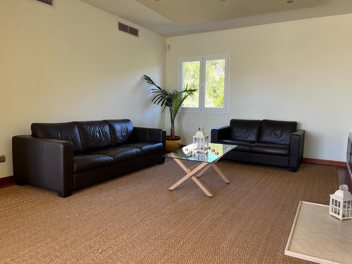 2 Bed, 2 Bath, ApartmentFor Sale, Nagüeles, Malaga