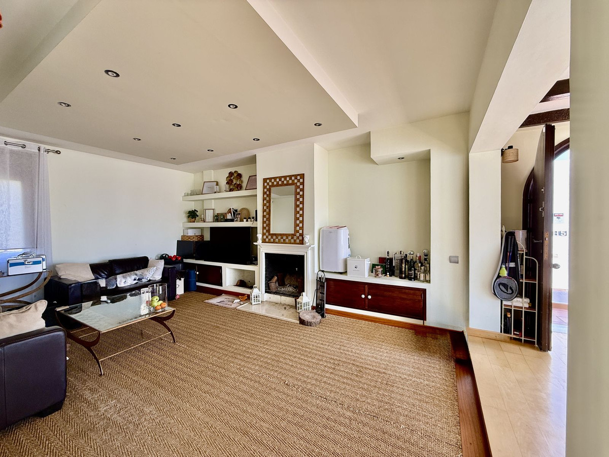 2 Bed, 2 Bath, ApartmentFor Sale, Nagüeles, Malaga