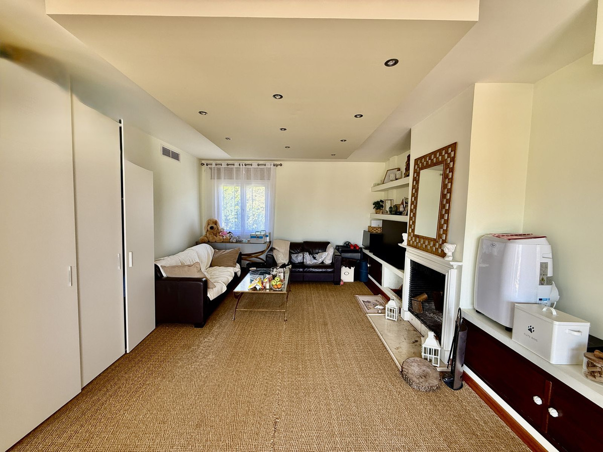 2 Bed, 2 Bath, ApartmentFor Sale, Nagüeles, Malaga