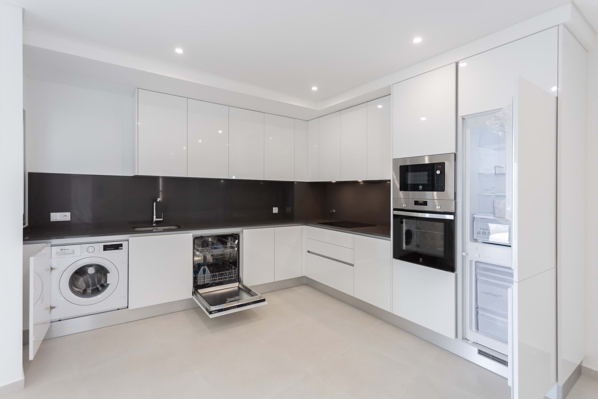 3 Bed, 2 Bath, ApartmentFor Sale, Nazaré, Leiria, 2450-100