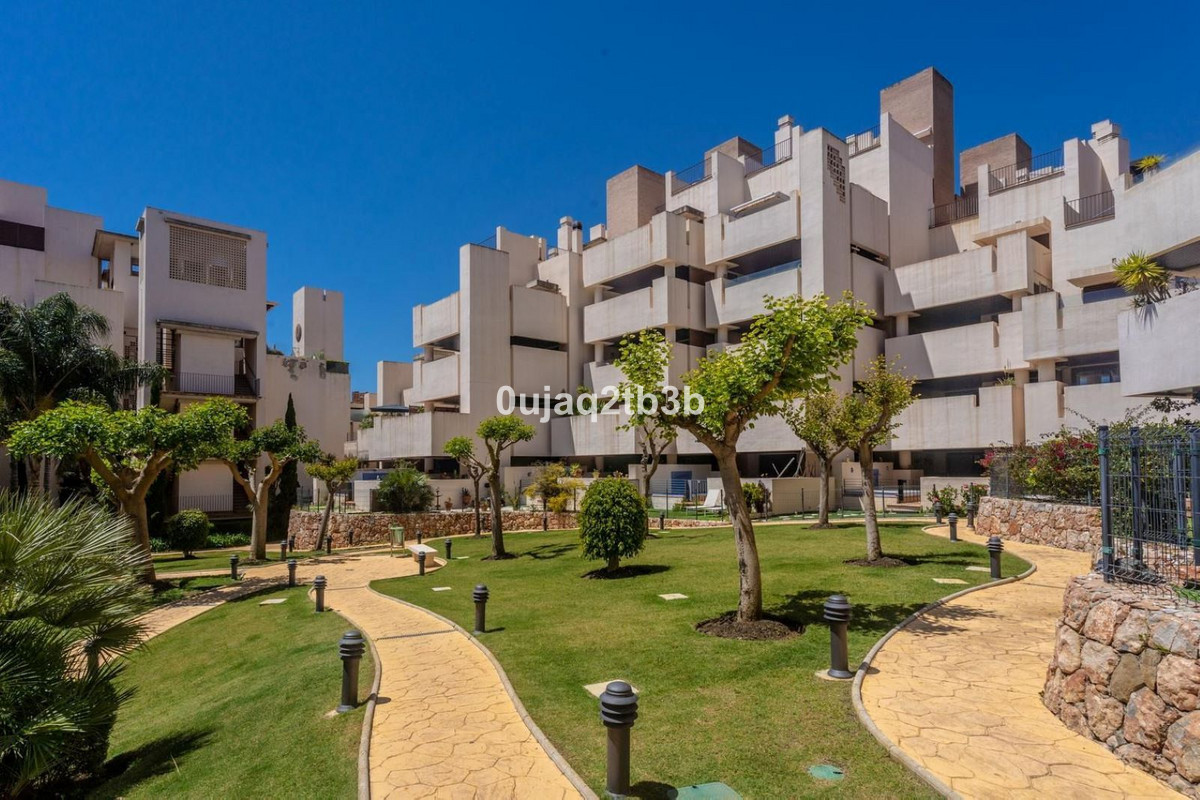 2 Bed, 2 Bath, ApartmentFor Sale, Estepona, Malaga