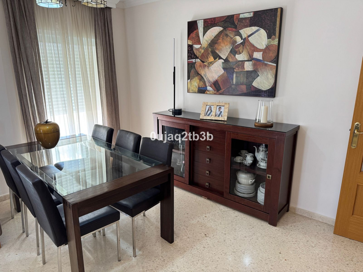 4 Bed, 3 Bath, ApartmentFor Sale, Estepona, Malaga