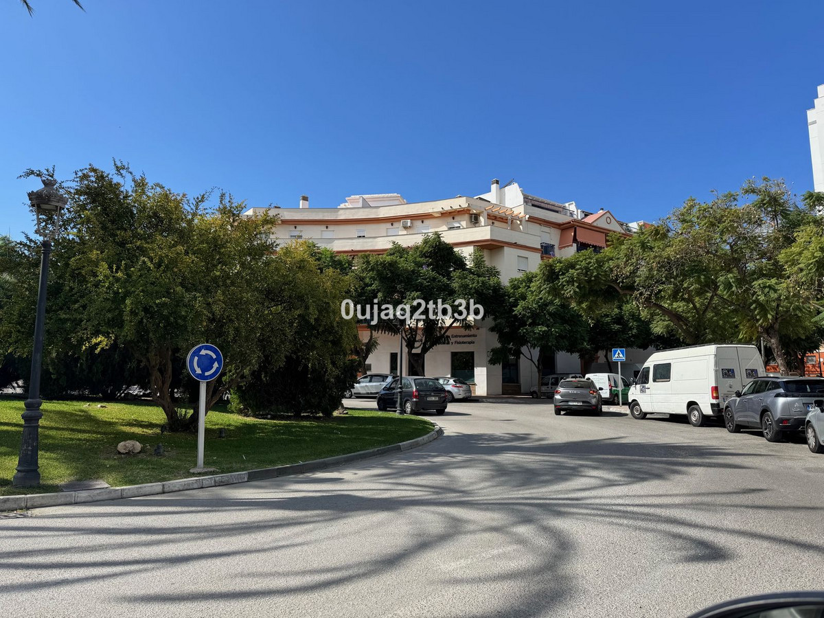 4 Bed, 3 Bath, ApartmentFor Sale, Estepona, Malaga