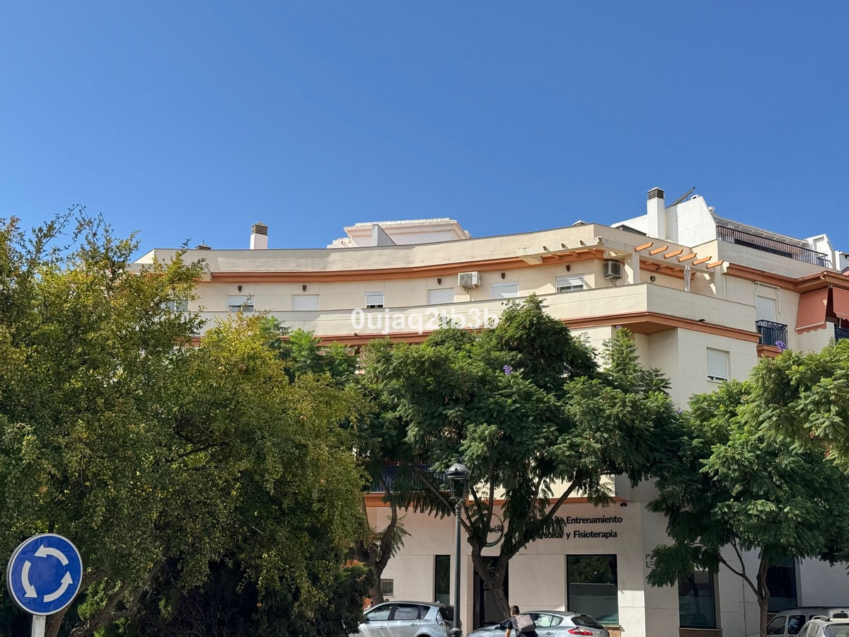 4 Bed, 3 Bath, ApartmentFor Sale, Estepona, Malaga