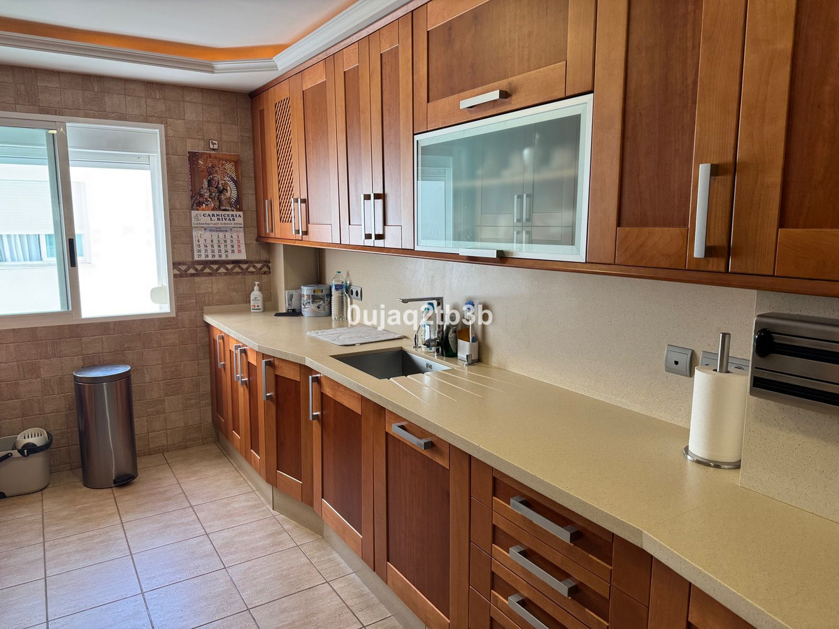 4 Bed, 3 Bath, ApartmentFor Sale, Estepona, Malaga