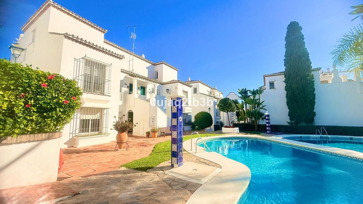 2 Bed, 2 Bath, ApartmentFor Sale, Nagüeles, Malaga