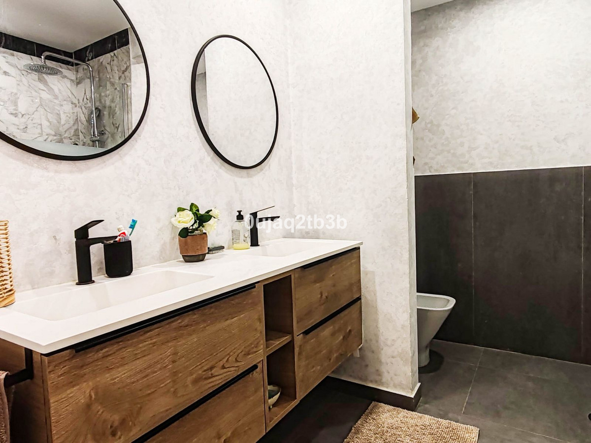 2 Bed, 2 Bath, ApartmentFor Sale, Nagüeles, Malaga