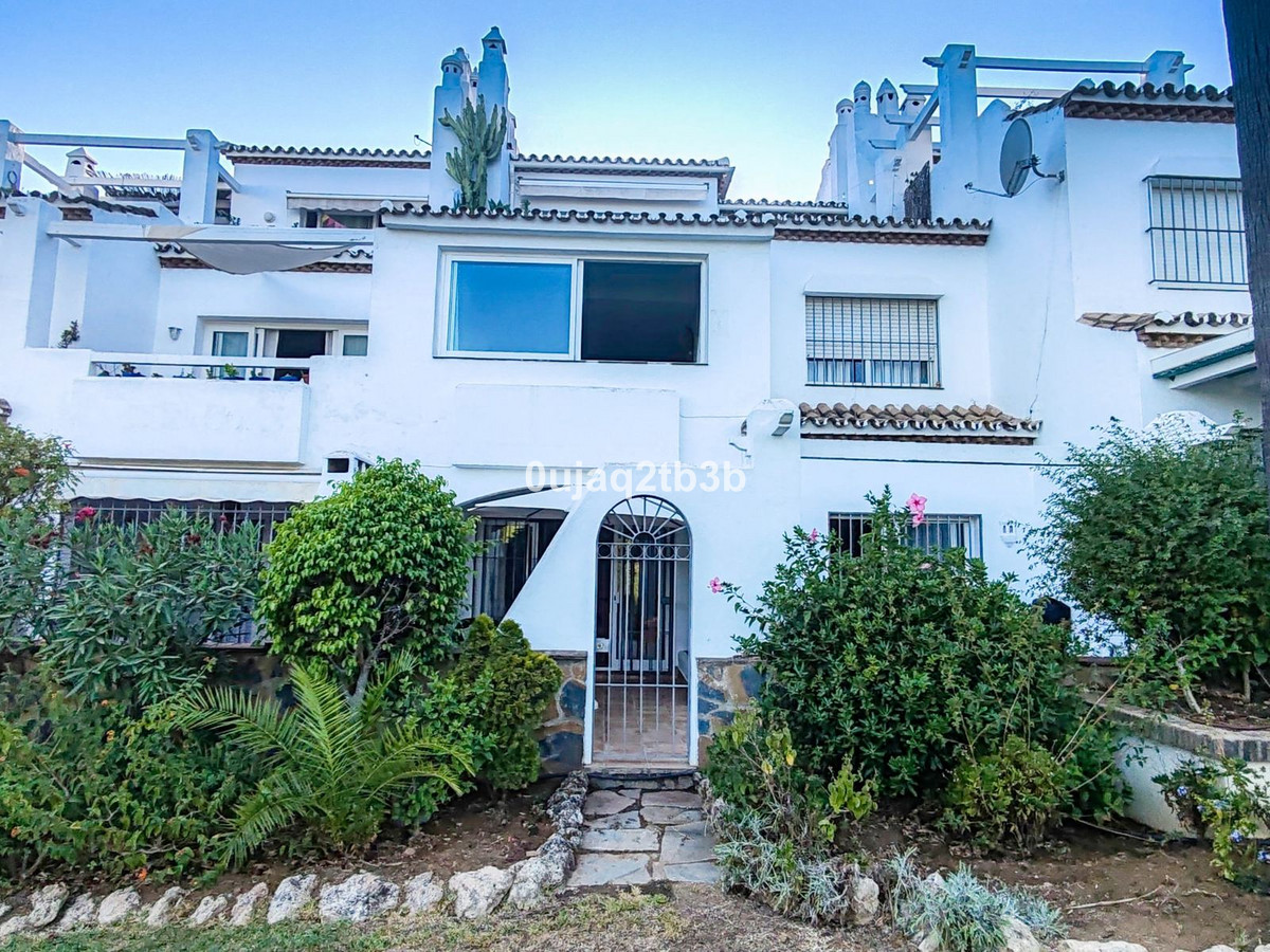 2 Bed, 2 Bath, ApartmentFor Sale, Nagüeles, Malaga