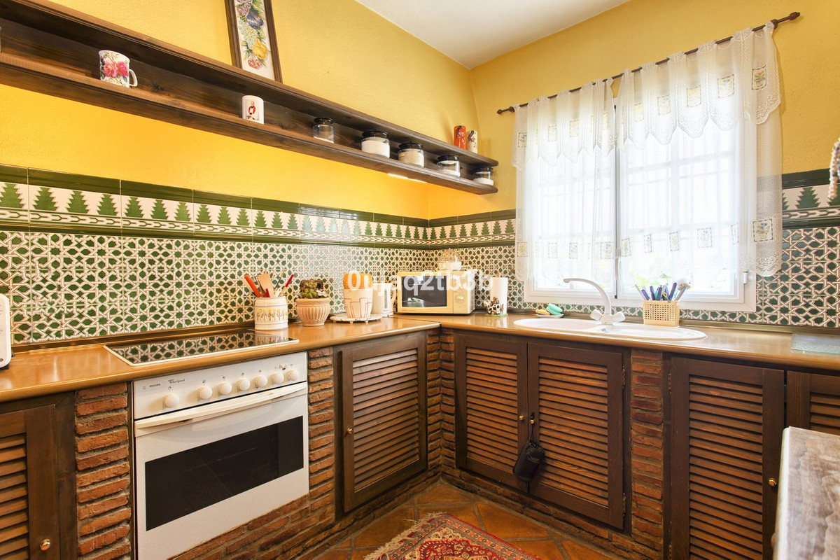 3 Bed, 3 Bath, HouseFor Sale, Benahavis, Malaga