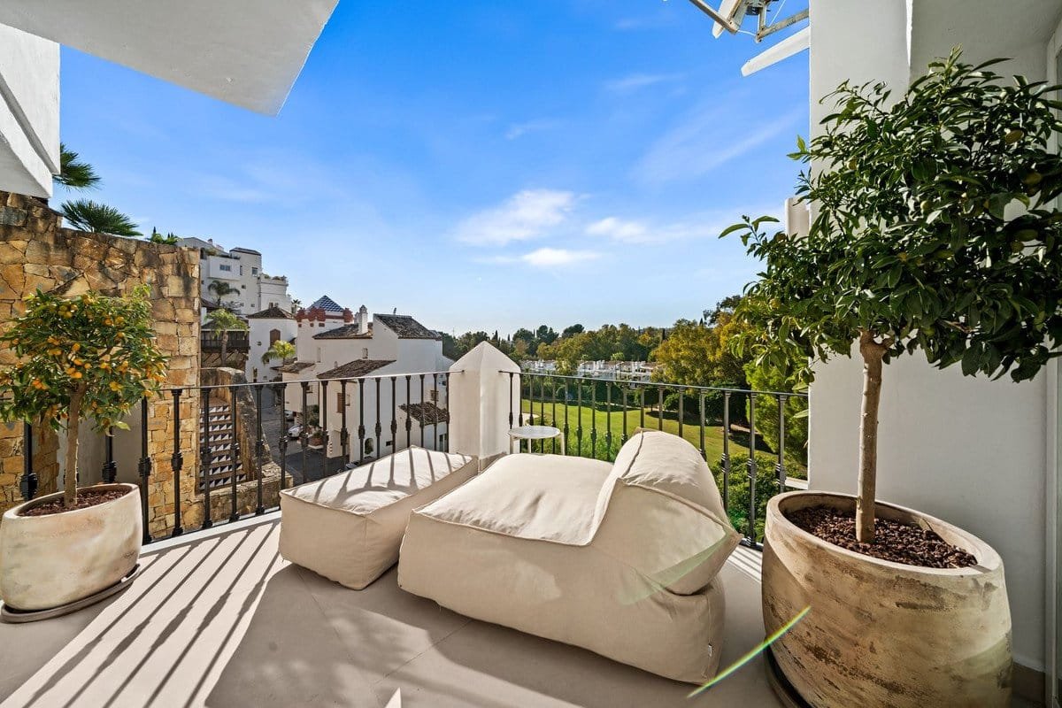 3 Bed, 4 Bath, ApartmentFor Sale, Benahavis, Malaga