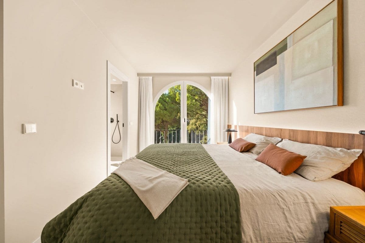 3 Bed, 4 Bath, ApartmentFor Sale, Benahavis, Malaga