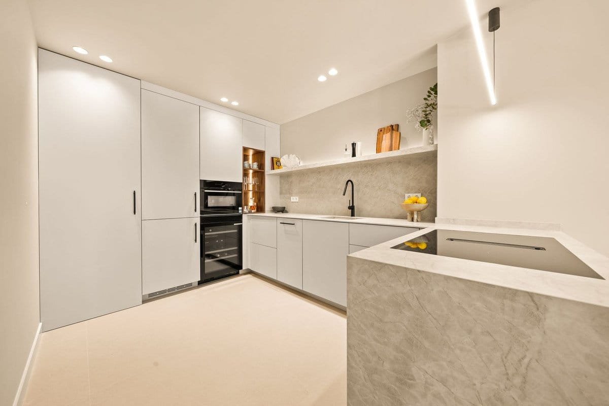 3 Bed, 4 Bath, ApartmentFor Sale, Benahavis, Malaga