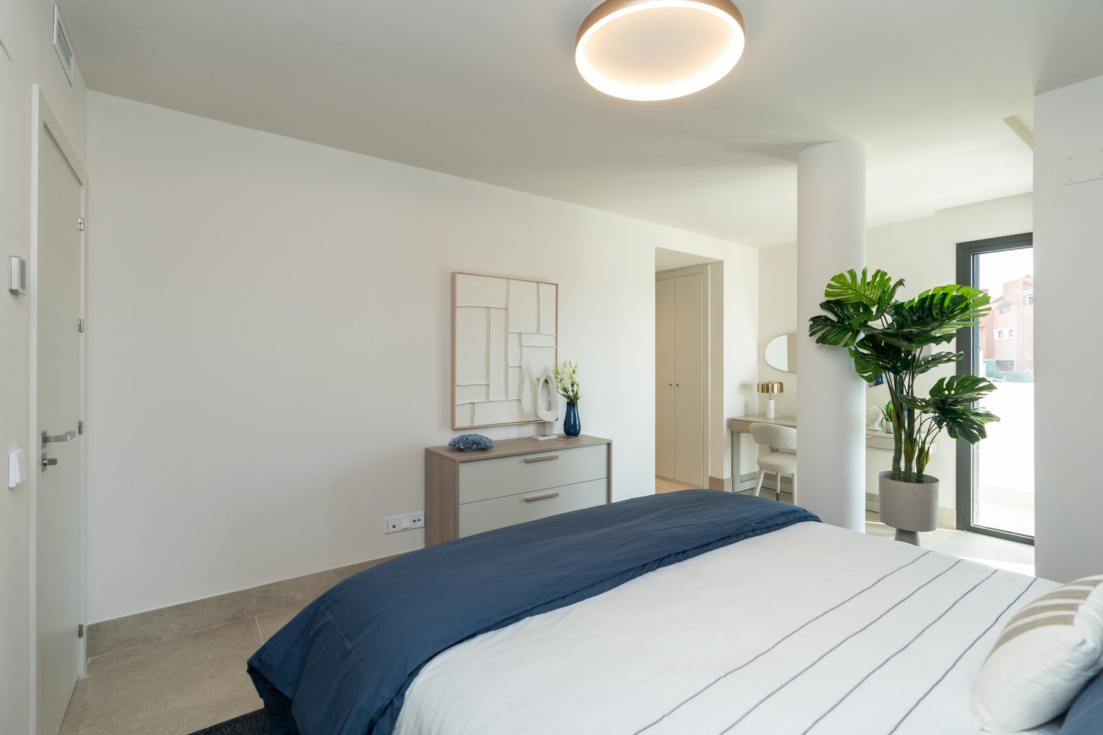 3 Bed, 2 Bath, ApartmentFor Sale, Benahavis, Malaga