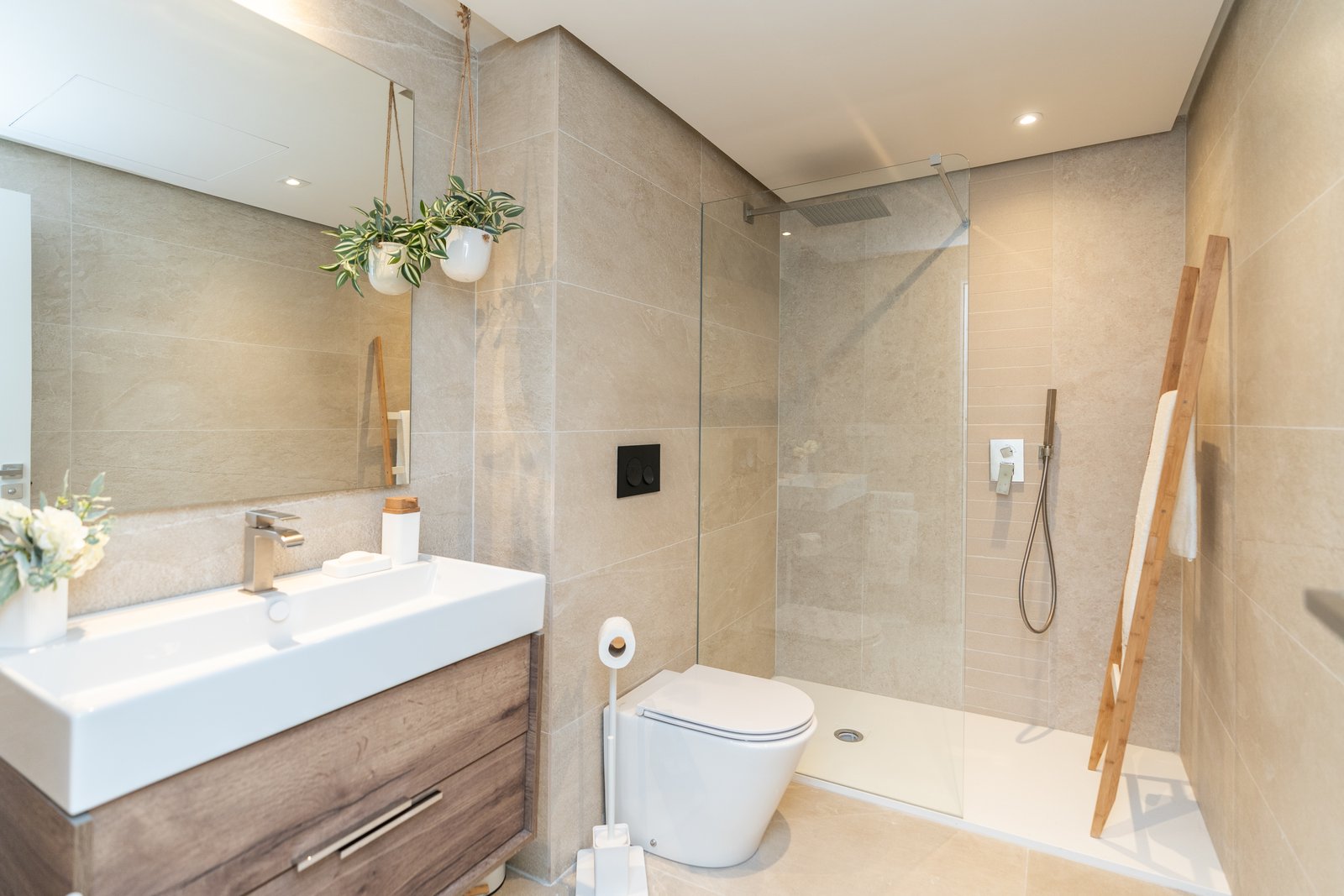 3 Bed, 2 Bath, ApartmentFor Sale, Benahavis, Malaga