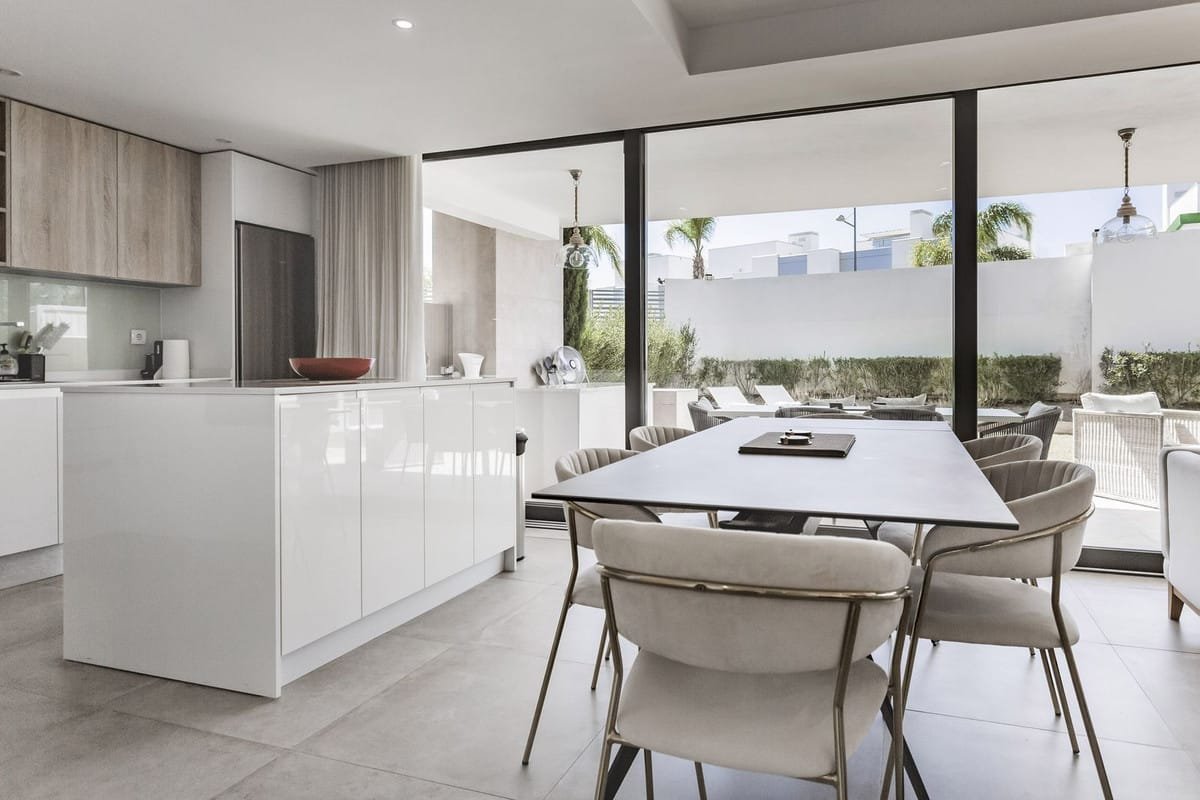 2 Bed, 2 Bath, ApartmentFor Sale, Estepona, Malaga