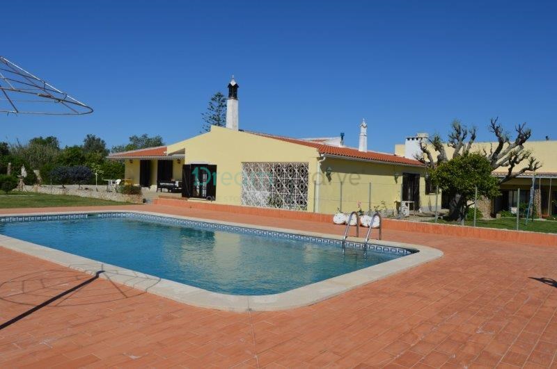 9 Bed, 9 Bath, HouseFor Sale, Lagos, Faro, 8600