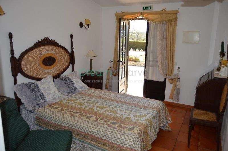 9 Bed, 9 Bath, HouseFor Sale, Lagos, Faro, 8600