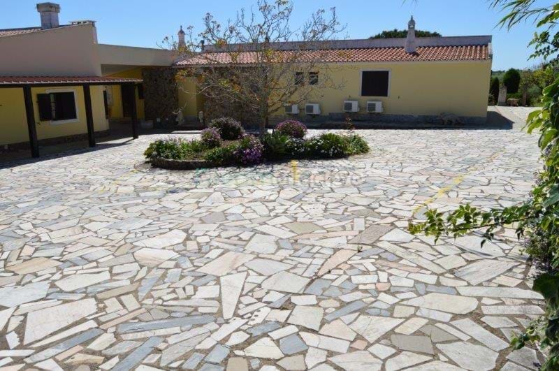 9 Bed, 9 Bath, HouseFor Sale, Lagos, Faro, 8600
