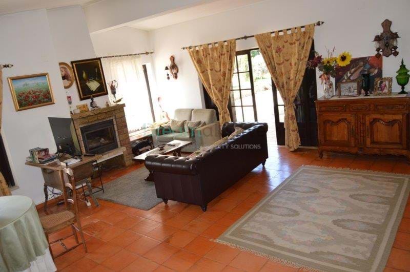 9 Bed, 9 Bath, HouseFor Sale, Lagos, Faro, 8600